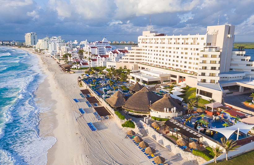 Hotel frente a la playa en Cancún